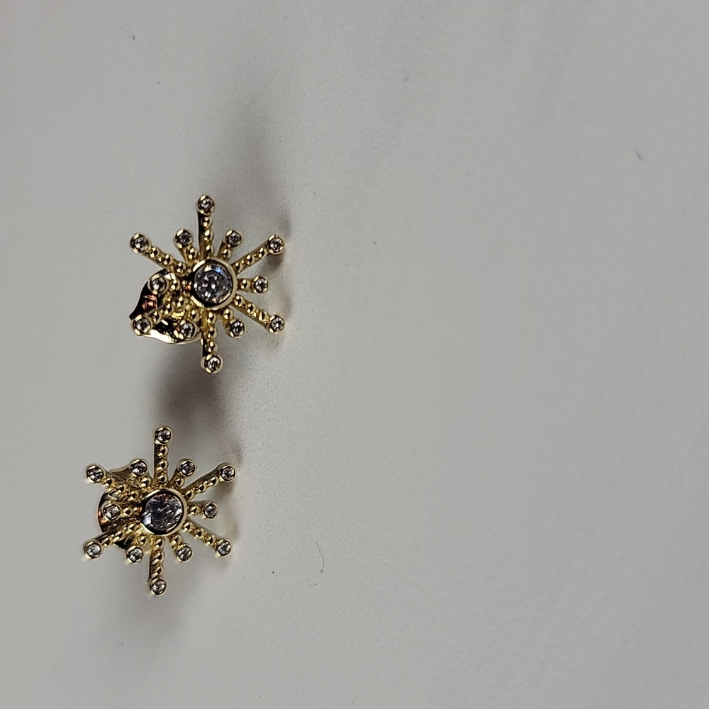Fragrant jewels reward snowflake earrings